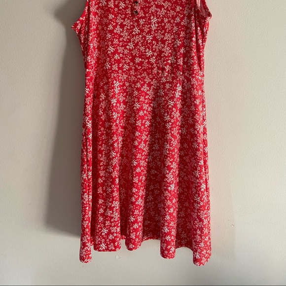 Medium sized red summer dress - Picture 2 of 5